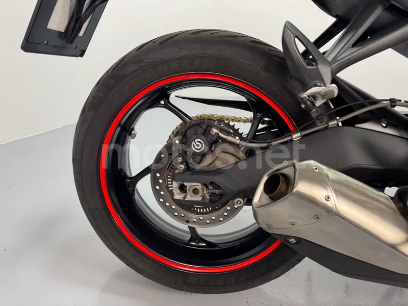 Triumph Street Triple - Vista 10