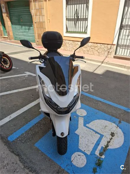 Honda PCX125 2700 € 2023 Girona - 1