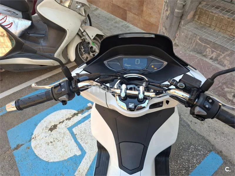 Honda PCX125 - Vista 4