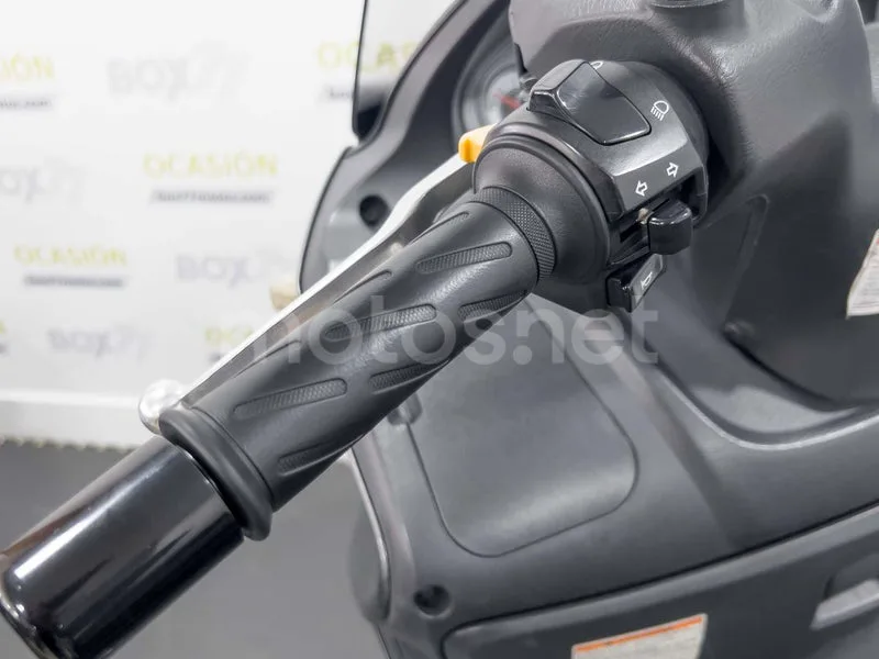 Suzuki Burgman 200 - Vista 18