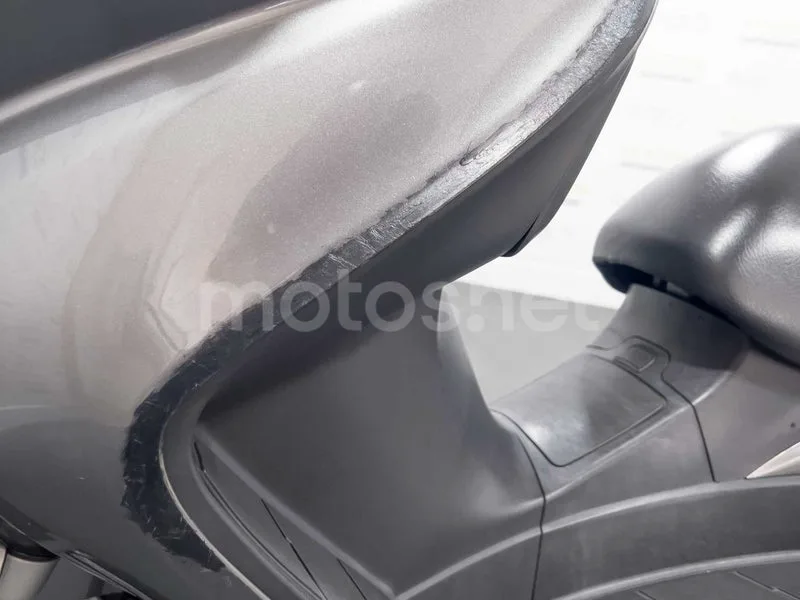 Suzuki Burgman 200 - Vista 19