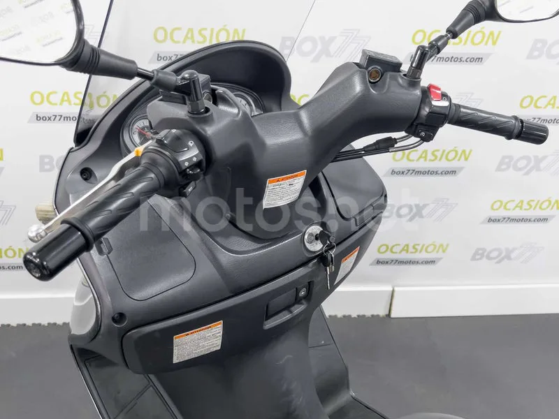 Suzuki Burgman 200 - Vista 20