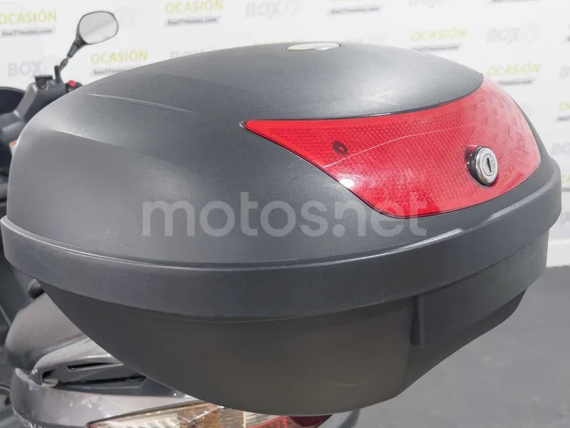 Suzuki Burgman 200 - Vista 25