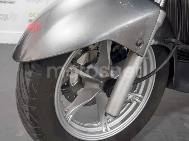 Suzuki Burgman 200 - Vista 9
