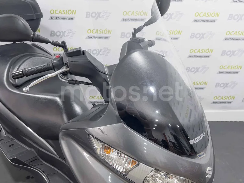 Suzuki Burgman 200 - Vista 10