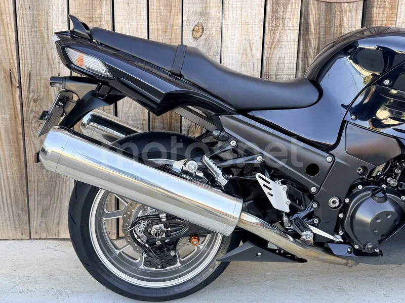 Kawasaki ZZR1400 - Vista 15