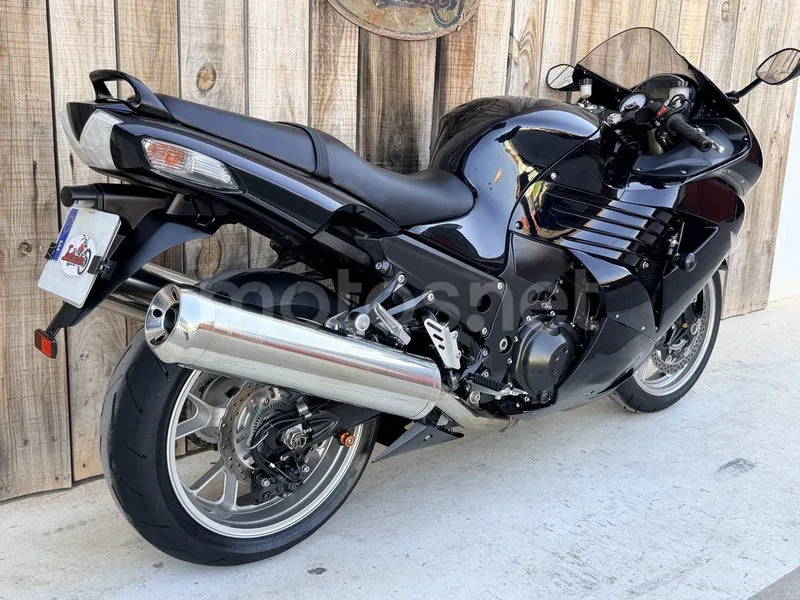 Kawasaki ZZR1400 - Vista 17