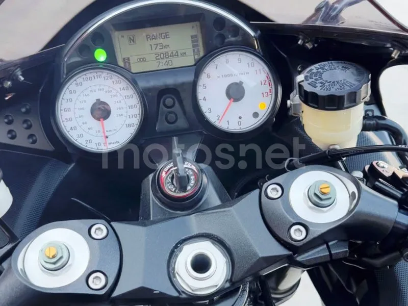 Kawasaki ZZR1400 - Vista 18