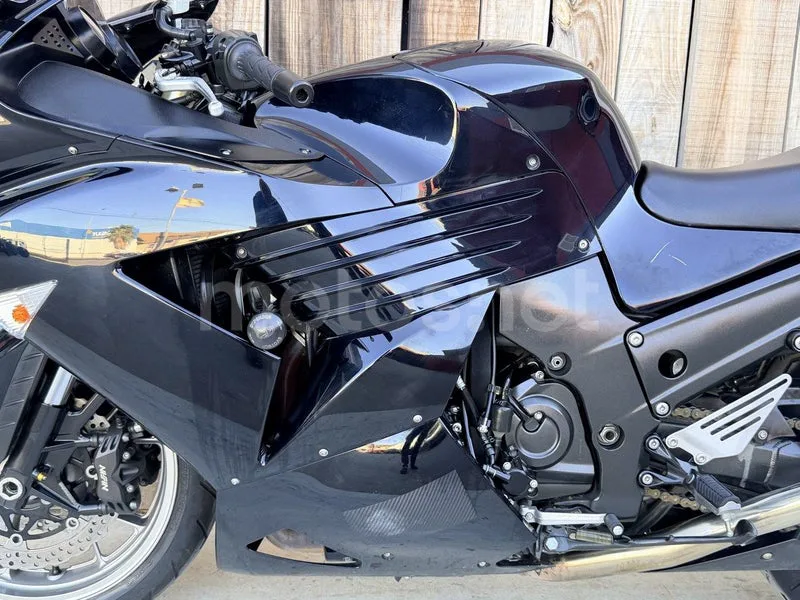 Kawasaki ZZR1400 - Vista 3