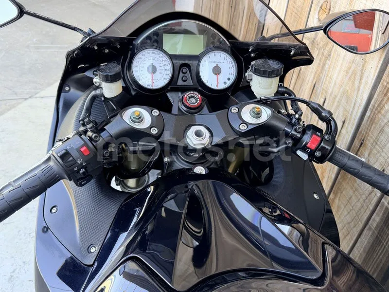 Kawasaki ZZR1400 - Vista 9