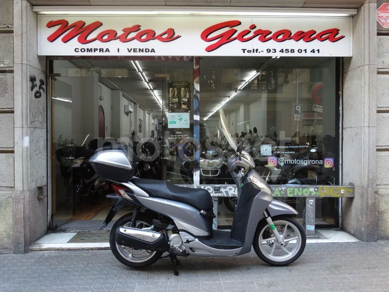 Honda SH300i 2190 € 2011 Barcelona - 1