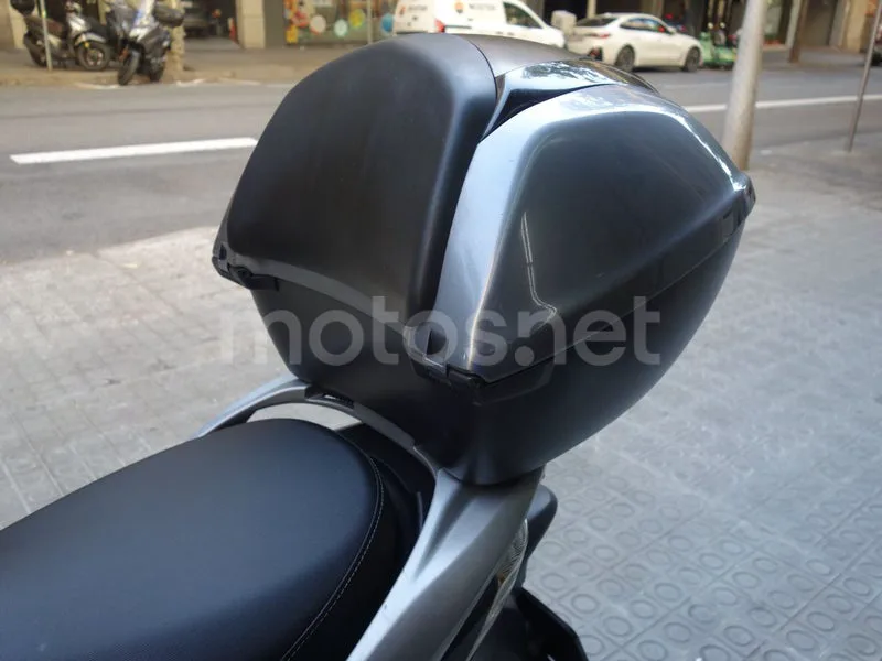 Honda SH300i - Vista 14