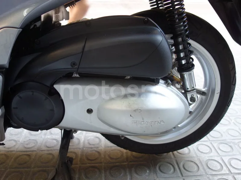 Honda SH300i - Vista 15