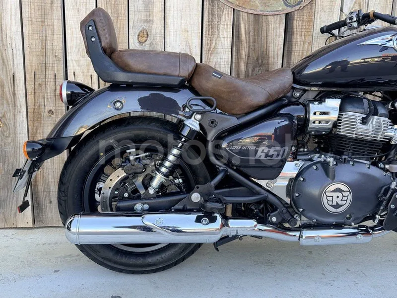 Royal Enfield Super Meteor 650 - Vista 13