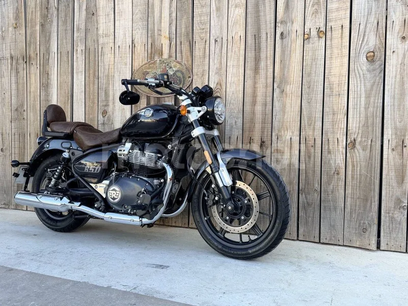 Royal Enfield Super Meteor 650 - Vista 14