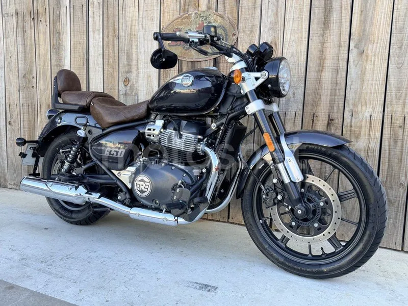 Royal Enfield Super Meteor 650 - Vista 15