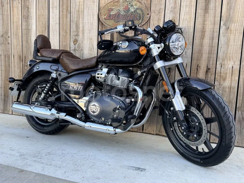 Royal Enfield Super Meteor 650 - Vista 19