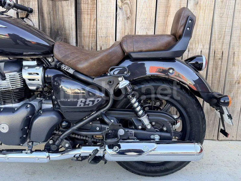 Royal Enfield Super Meteor 650 - Vista 4