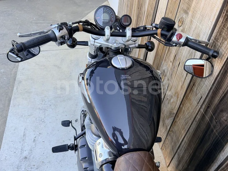 Royal Enfield Super Meteor 650 - Vista 9
