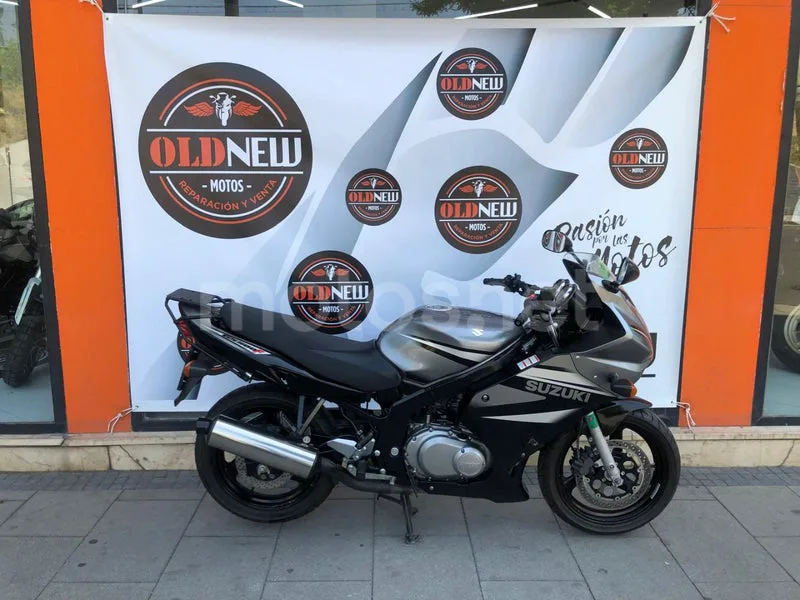 Suzuki GS500F - Vista 12