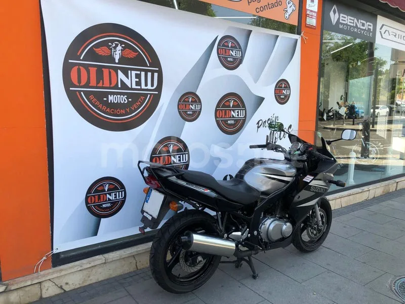 Suzuki GS500F - Vista 8