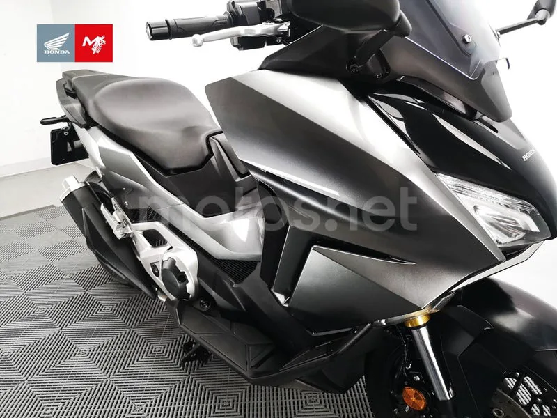 Honda Forza 750 - Vista 14