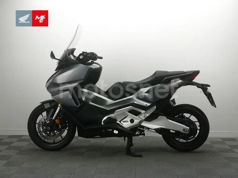 Honda Forza 750 - Vista 15