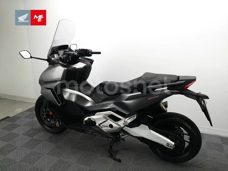 Honda Forza 750 - Vista 16