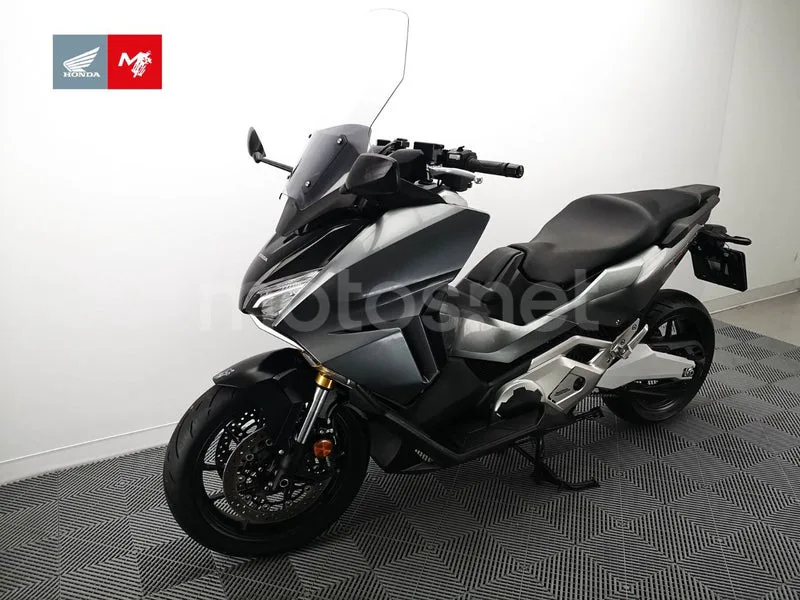 Honda Forza 750 - Vista 17