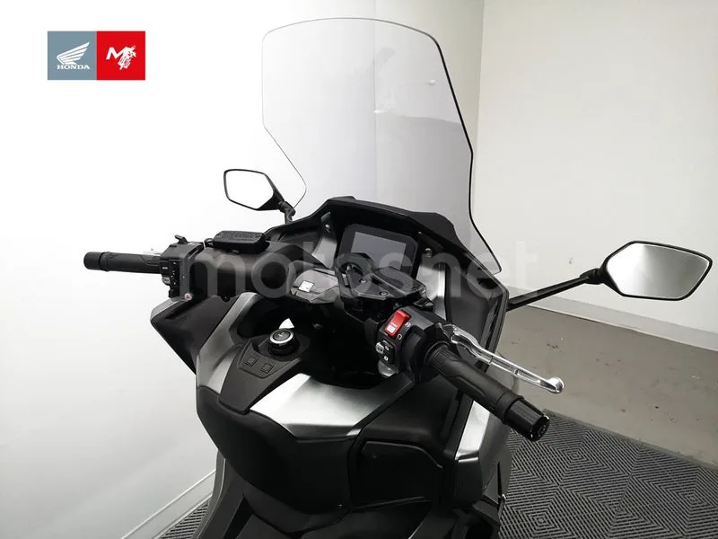 Honda Forza 750 - Vista 8