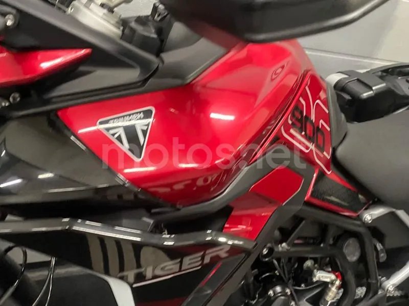 Triumph Tiger 900 - Vista 12