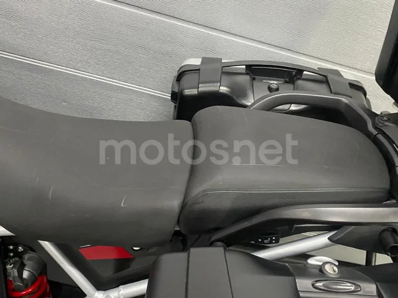 Triumph Tiger 900 - Vista 14