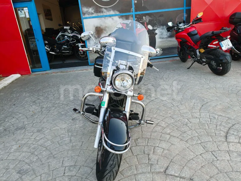Suzuki Intruder C800 - Vista 11