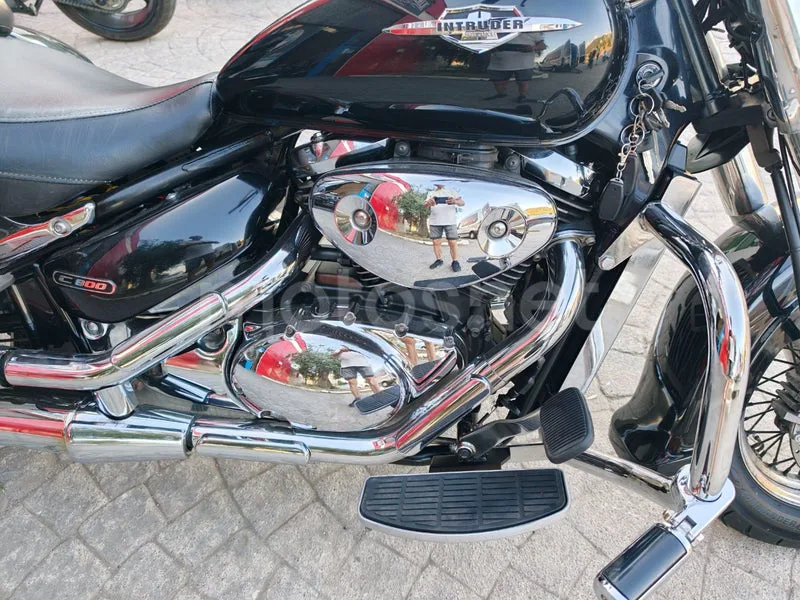 Suzuki Intruder C800 - Vista 14