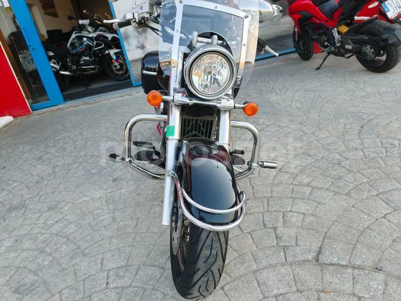 Suzuki Intruder C800 - Vista 18