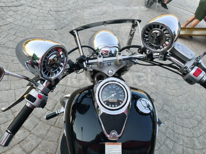 Suzuki Intruder C800 - Vista 20