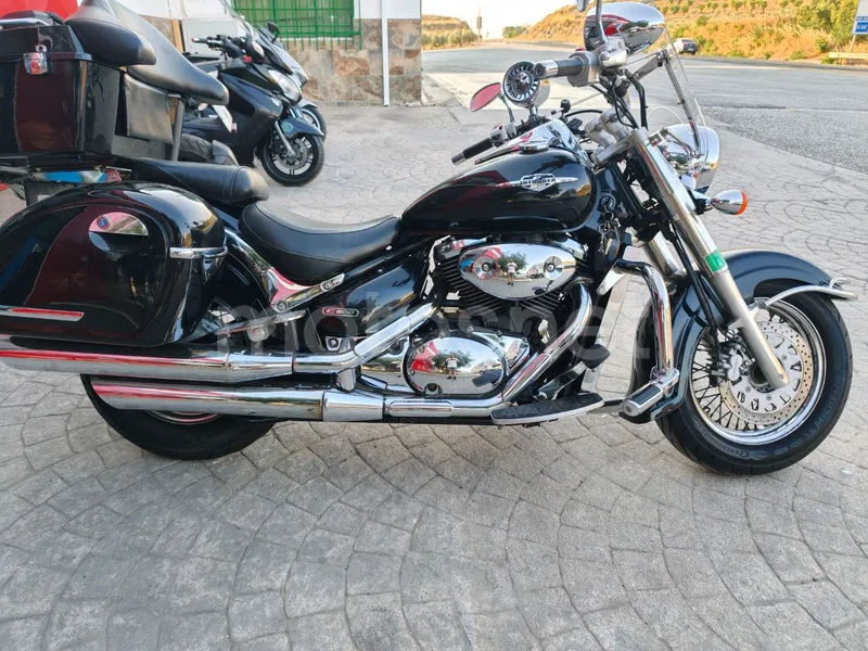 Suzuki Intruder C800 - Vista 25
