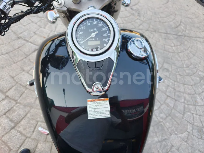 Suzuki Intruder C800 - Vista 8