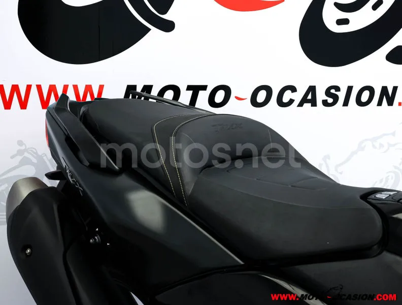 Yamaha TMAX - Vista 11
