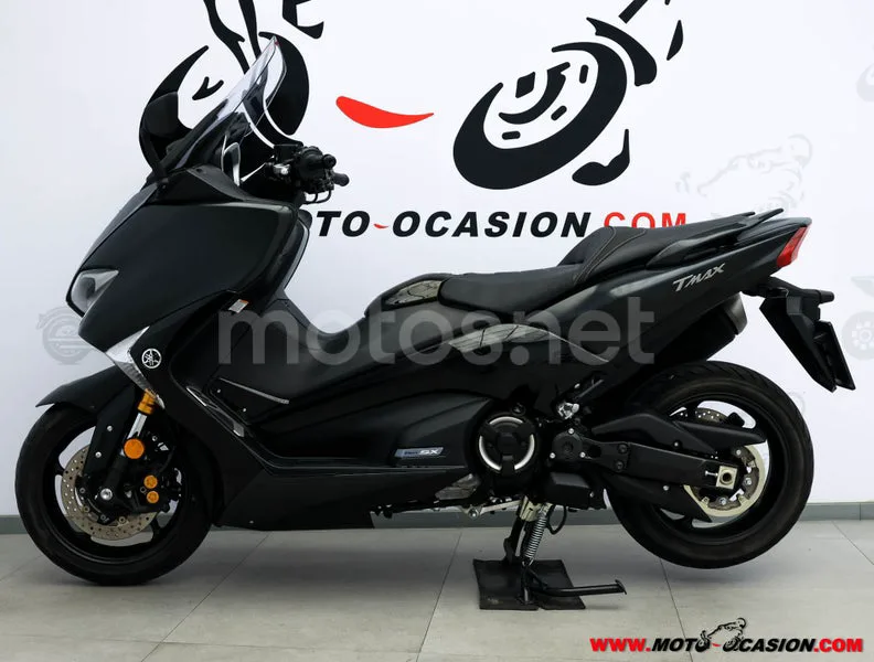 Yamaha TMAX - Vista 7