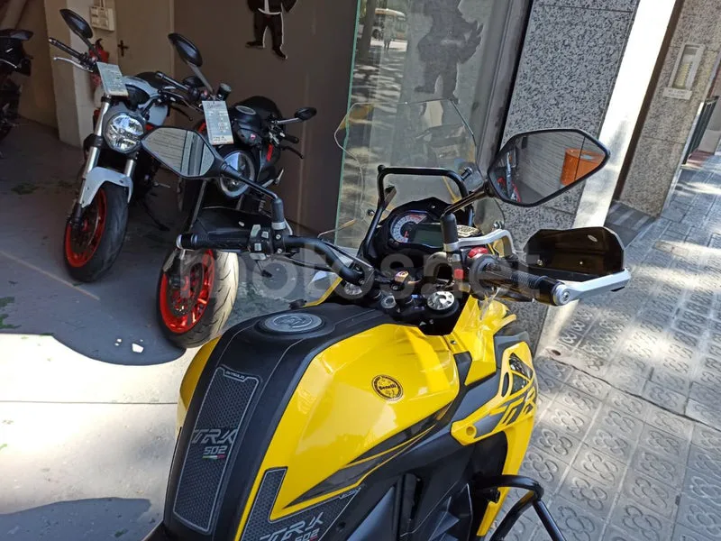 Benelli TRK 502 - Vista 5