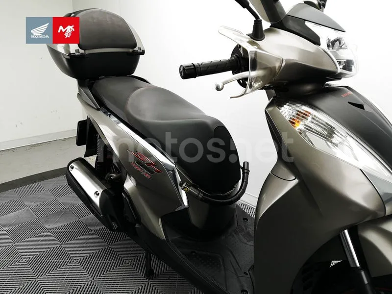 Honda SH300i - Vista 14