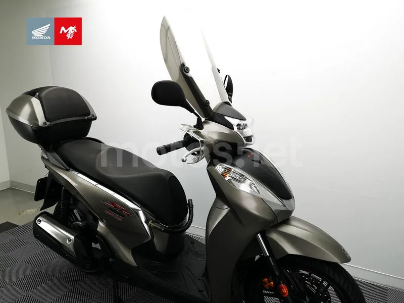 Honda SH300i - Vista 3