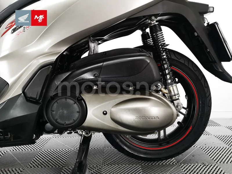 Honda SH300i - Vista 22