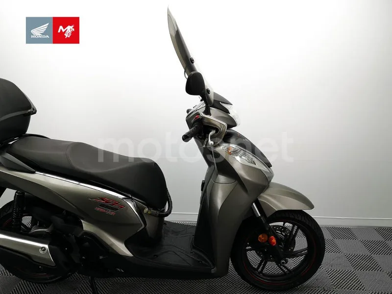 Honda SH300i - Vista 6