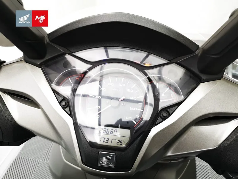 Honda SH300i - Vista 9