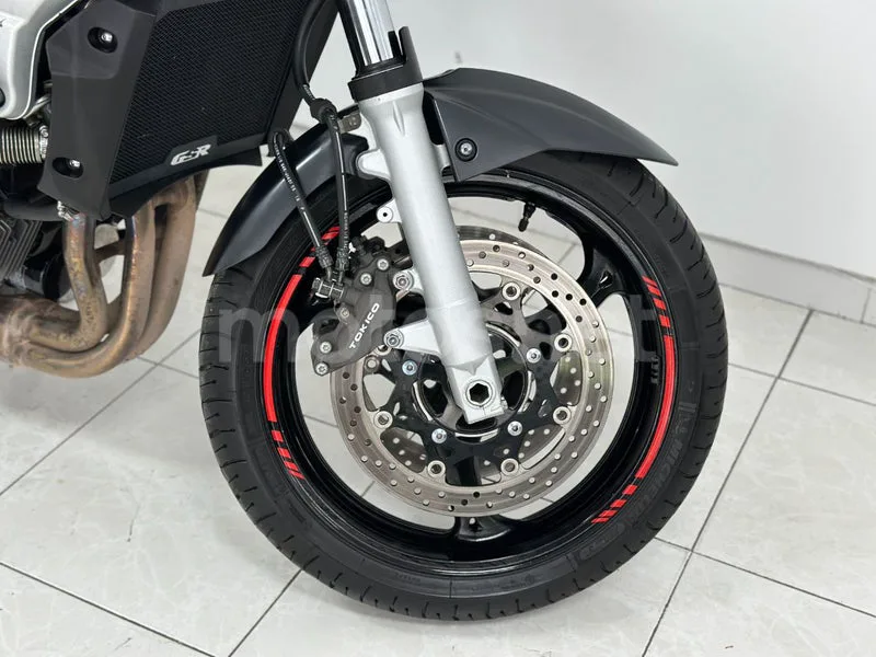 Suzuki GSR600 - Vista 12