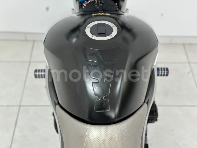 Suzuki GSR600 - Vista 14