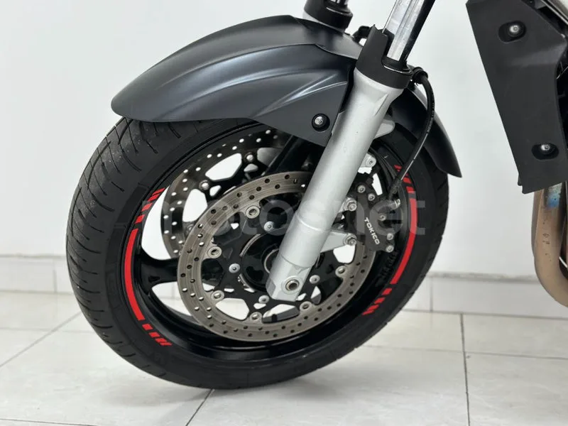 Suzuki GSR600 - Vista 18