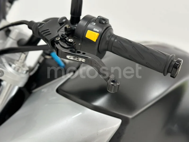 Suzuki GSR600 - Vista 22
